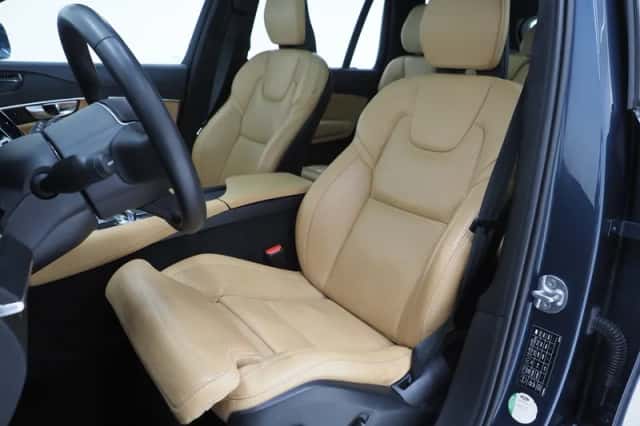 Volvo XC90 (2023) thumbnail 4