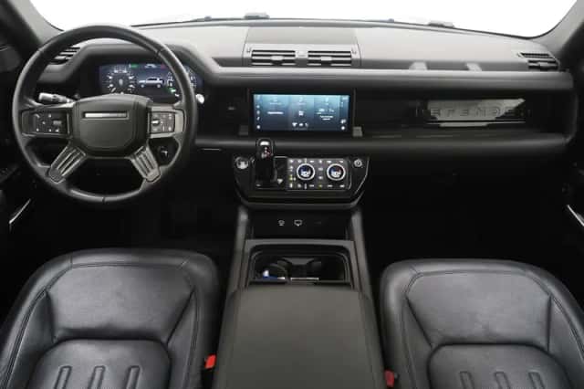 Land Rover Defender (2021) thumbnail 4