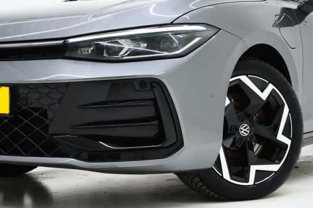Volkswagen Passat (2025) thumbnail 6