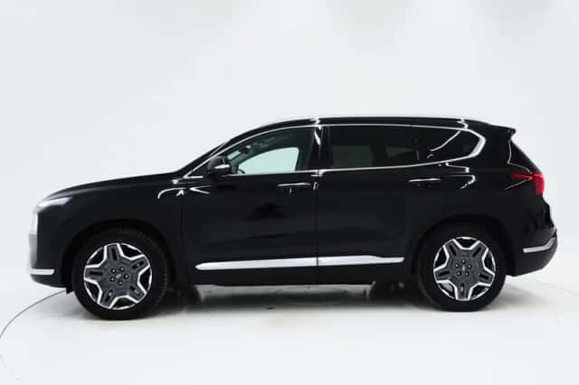 Hyundai Santa Fe (2022) thumbnail 2