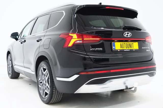Hyundai Santa Fe (2022) thumbnail 3