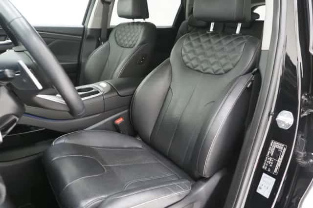 Hyundai Santa Fe (2022) thumbnail 4