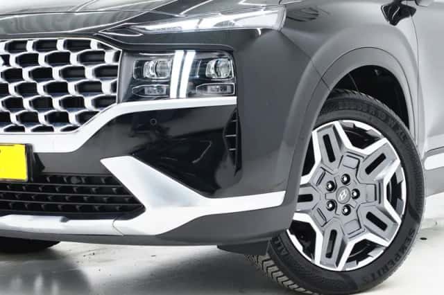 Hyundai Santa Fe (2022) thumbnail 6