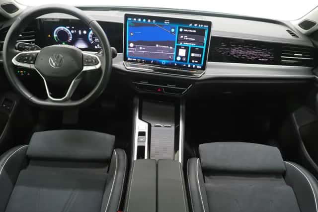 Volkswagen Passat (2025) thumbnail 5