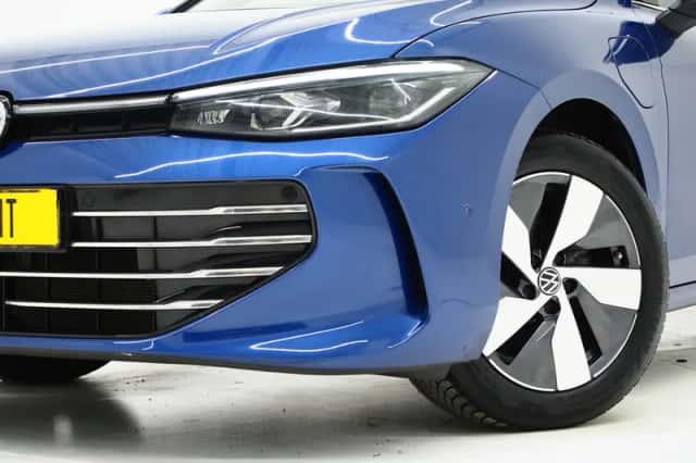 Volkswagen Passat (2025) thumbnail 6