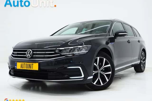 Volkswagen Passat (2021) thumbnail 1