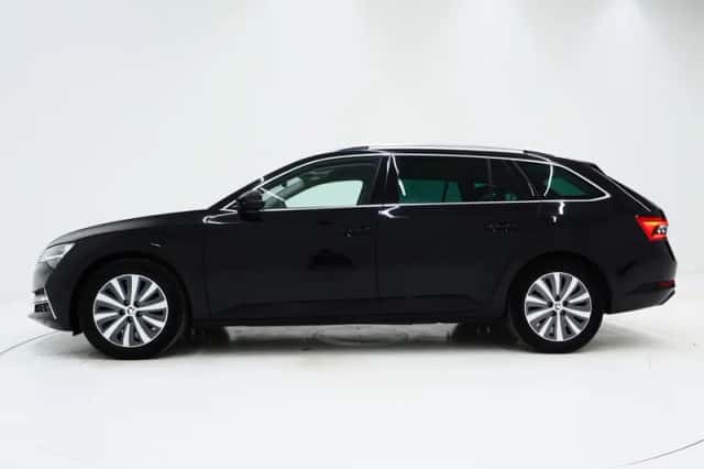 Škoda Superb (2022) thumbnail 2