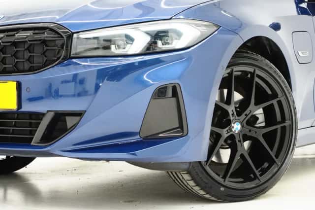 BMW 3-Serie (2023) thumbnail 6