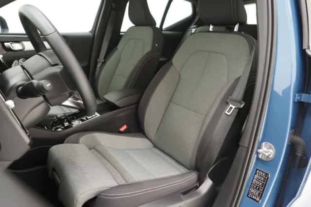 Volvo XC40 (2022) thumbnail 4