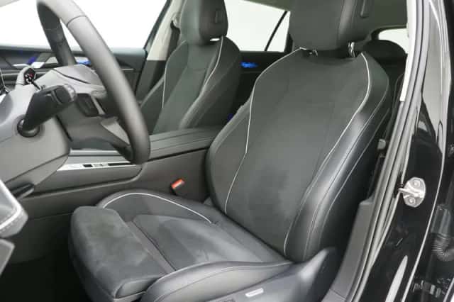 Volkswagen Passat (2025) thumbnail 4