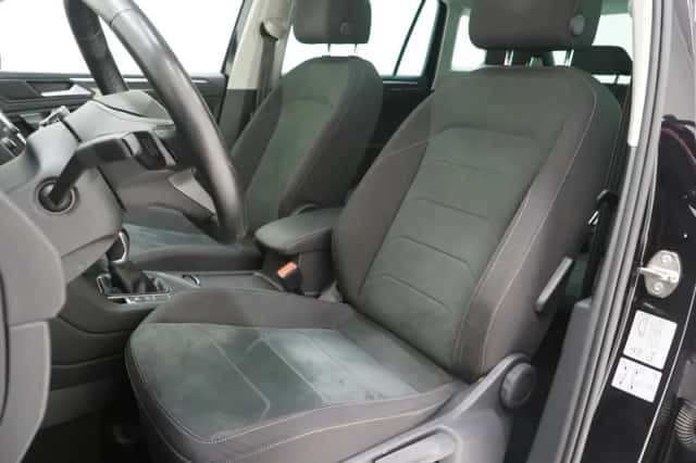 Volkswagen Tiguan (2023) thumbnail 4