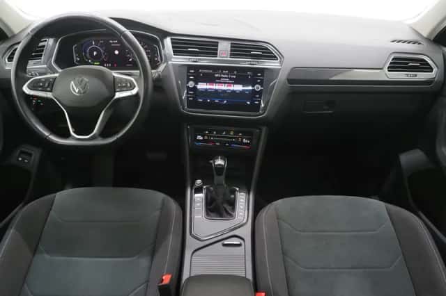 Volkswagen Tiguan (2023) thumbnail 5