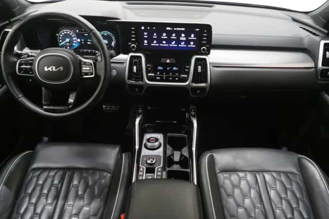 Kia Sorento (2022) thumbnail 5