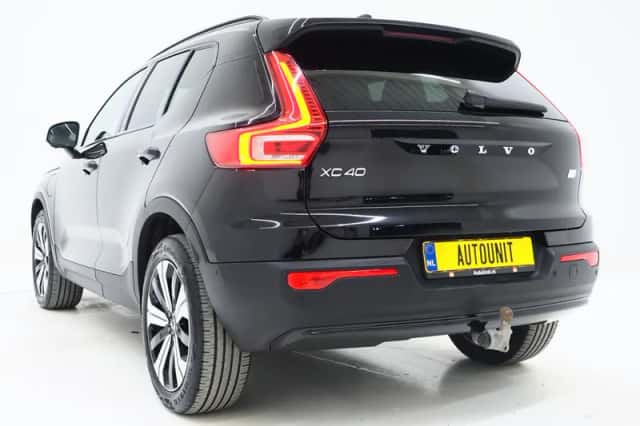 Volvo XC40 (2022) thumbnail 3