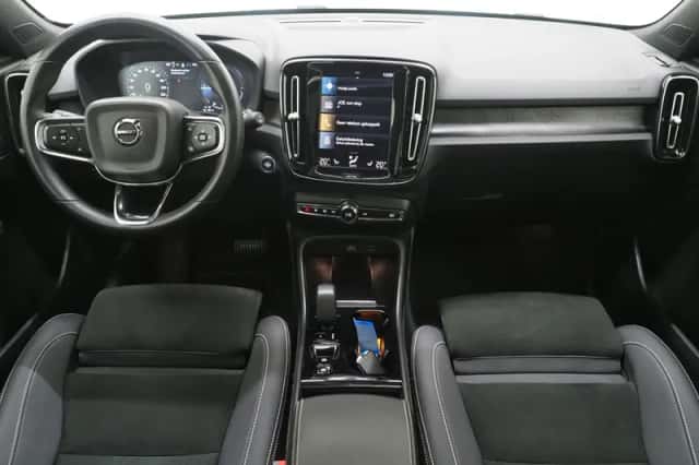 Volvo XC40 (2022) thumbnail 5