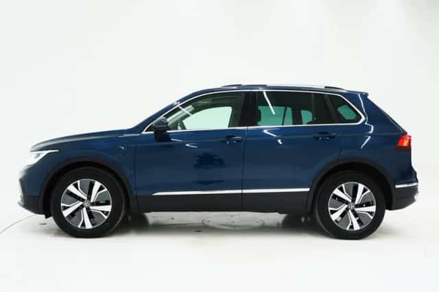 Volkswagen Tiguan (2022) thumbnail 2