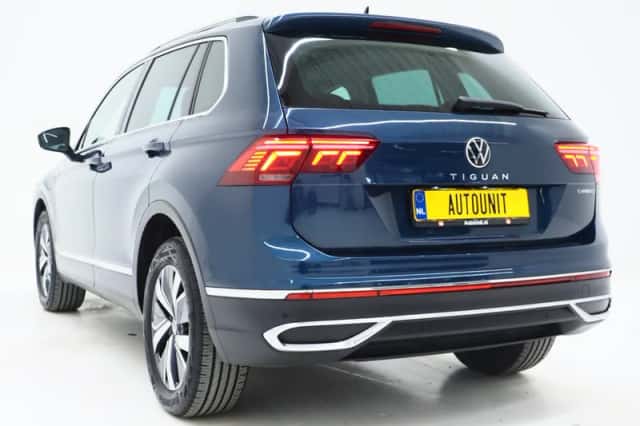 Volkswagen Tiguan (2022) thumbnail 3