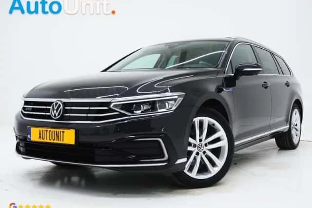 Volkswagen Passat (2023) thumbnail 1