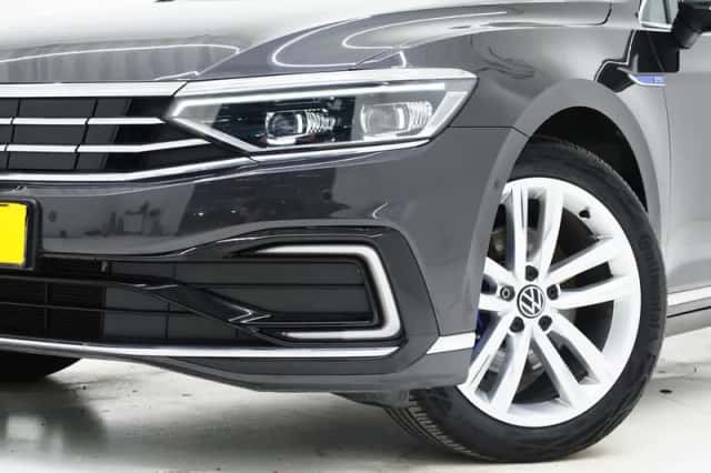 Volkswagen Passat (2023) thumbnail 6