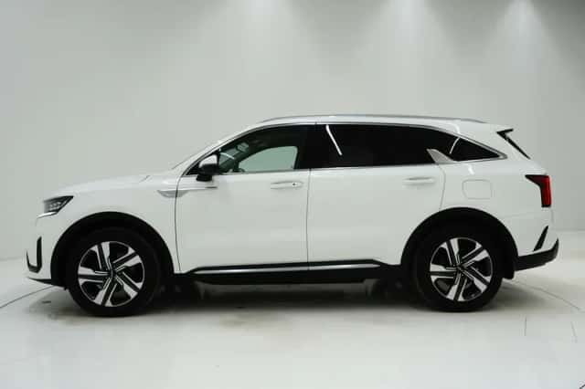 Kia Sorento (2023) thumbnail 2