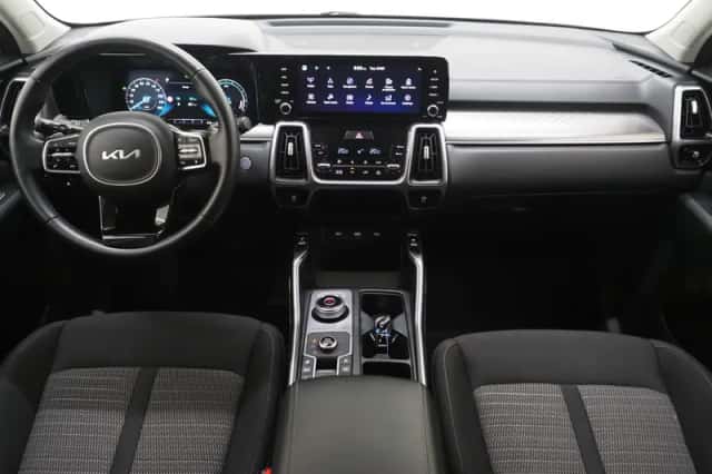 Kia Sorento (2023) thumbnail 5