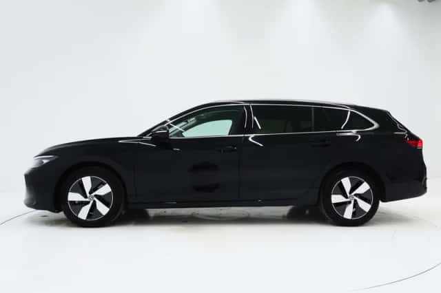 Volkswagen Passat (2025) thumbnail 2