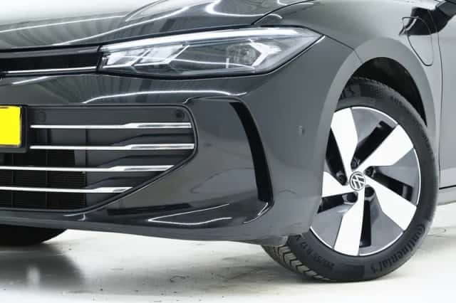 Volkswagen Passat (2025) thumbnail 6