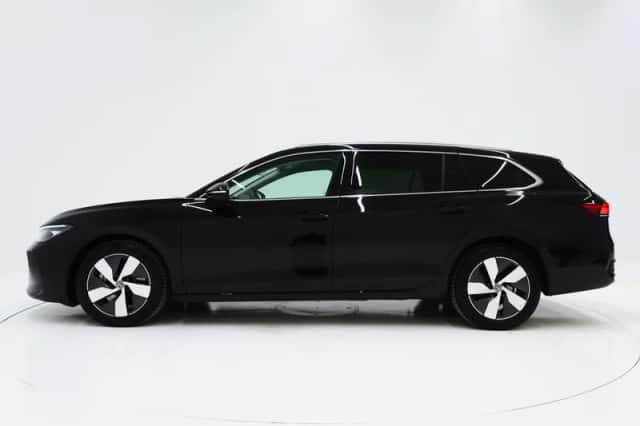 Volkswagen Passat (2025) thumbnail 2