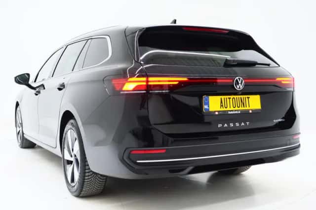 Volkswagen Passat (2025) thumbnail 3