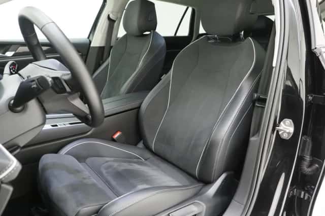 Volkswagen Passat (2025) thumbnail 4