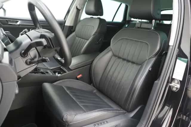 Škoda Superb (2022) thumbnail 4