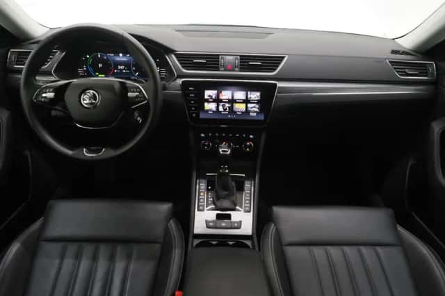 Škoda Superb (2022) thumbnail 5