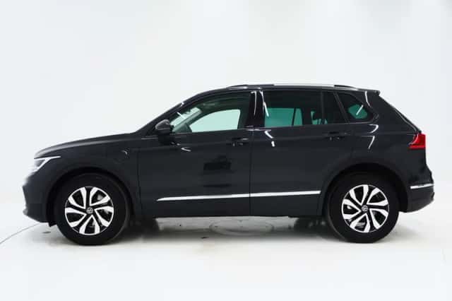 Volkswagen Tiguan (2022) thumbnail 2