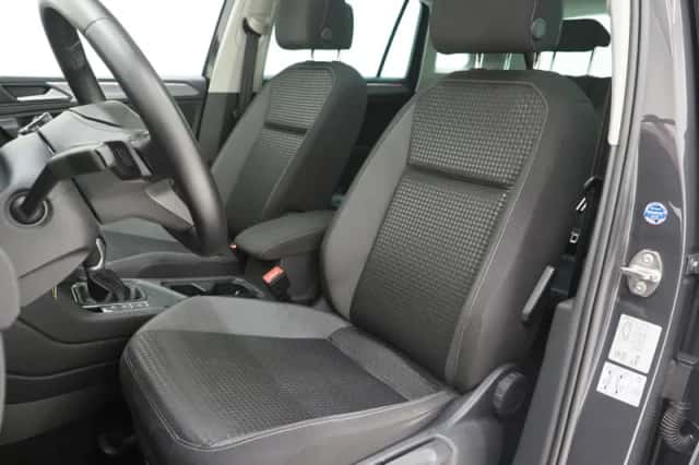 Volkswagen Tiguan (2022) thumbnail 4