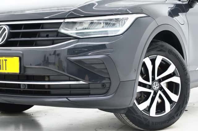 Volkswagen Tiguan (2022) thumbnail 6
