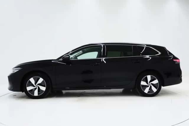 Volkswagen Passat (2025) thumbnail 2