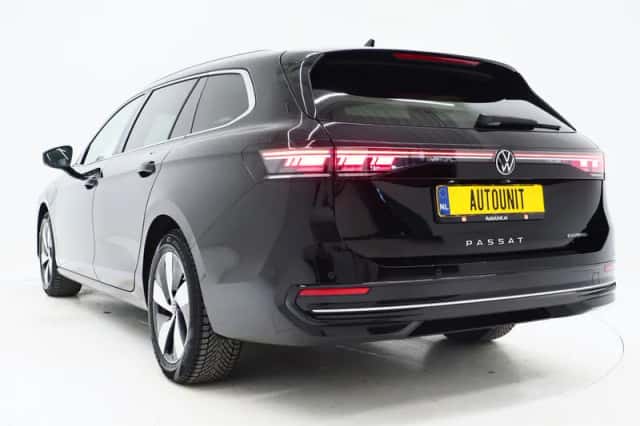 Volkswagen Passat (2025) thumbnail 3