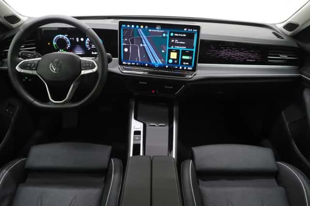 Volkswagen Passat (2025) thumbnail 5