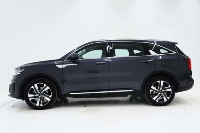 Kia Sorento (2023) thumbnail 2