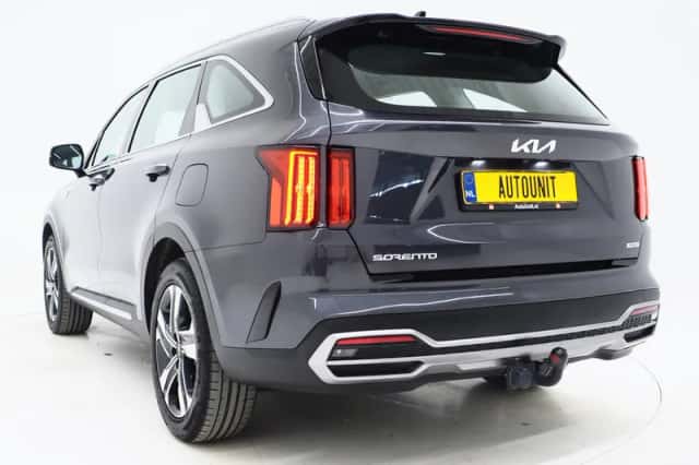 Kia Sorento (2023) thumbnail 3