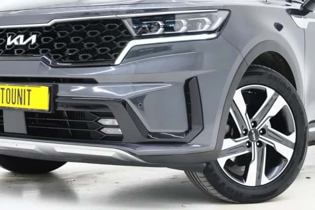 Kia Sorento (2023) thumbnail 6