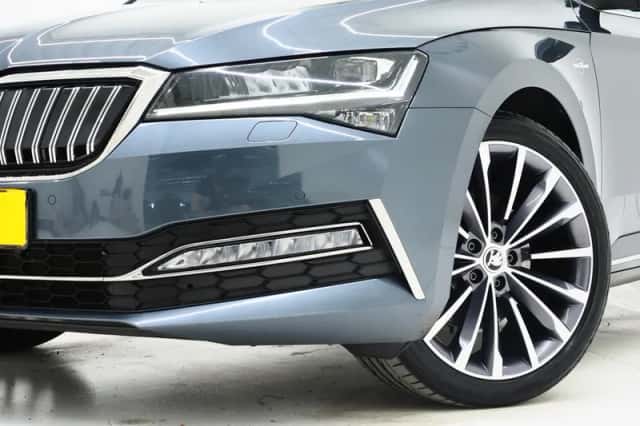 Škoda Superb (2021) thumbnail 6