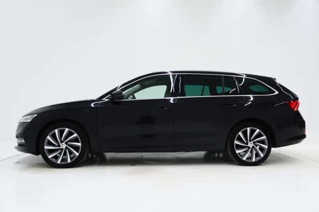 Škoda Octavia (2021) thumbnail 2