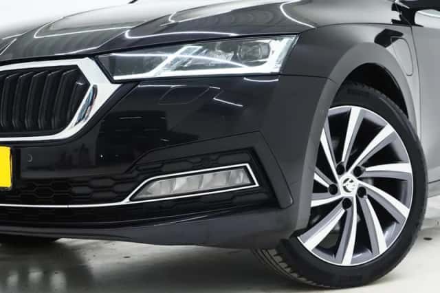 Škoda Octavia (2021) thumbnail 6