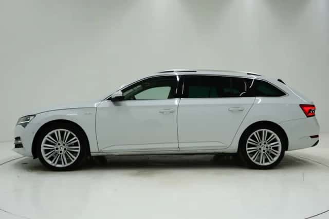 Škoda Superb (2023) thumbnail 2