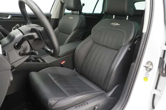 Škoda Superb (2023) thumbnail 4