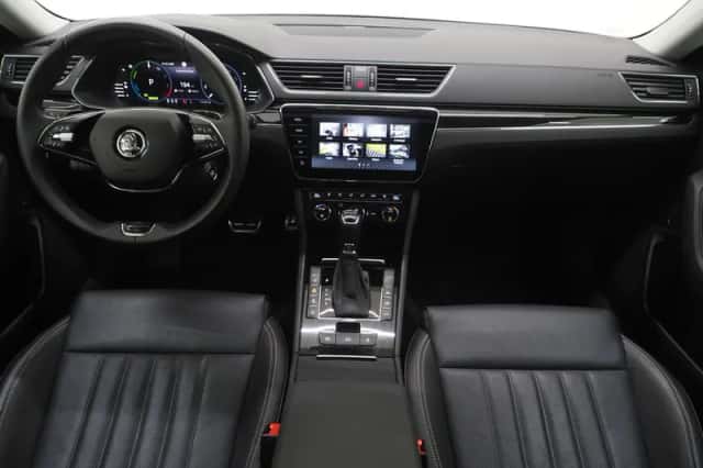 Škoda Superb (2023) thumbnail 5