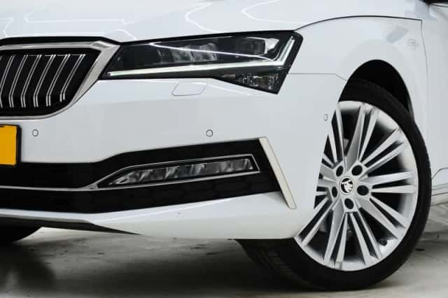 Škoda Superb (2023) thumbnail 6