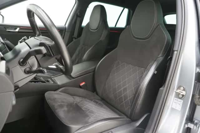 Škoda Superb (2021) thumbnail 4