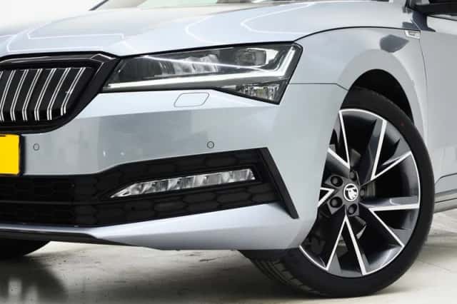 Škoda Superb (2021) thumbnail 6